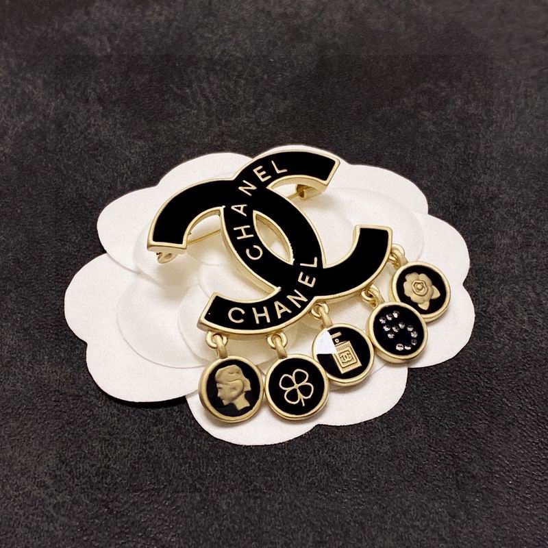 Chanel Brooch 1lyx165